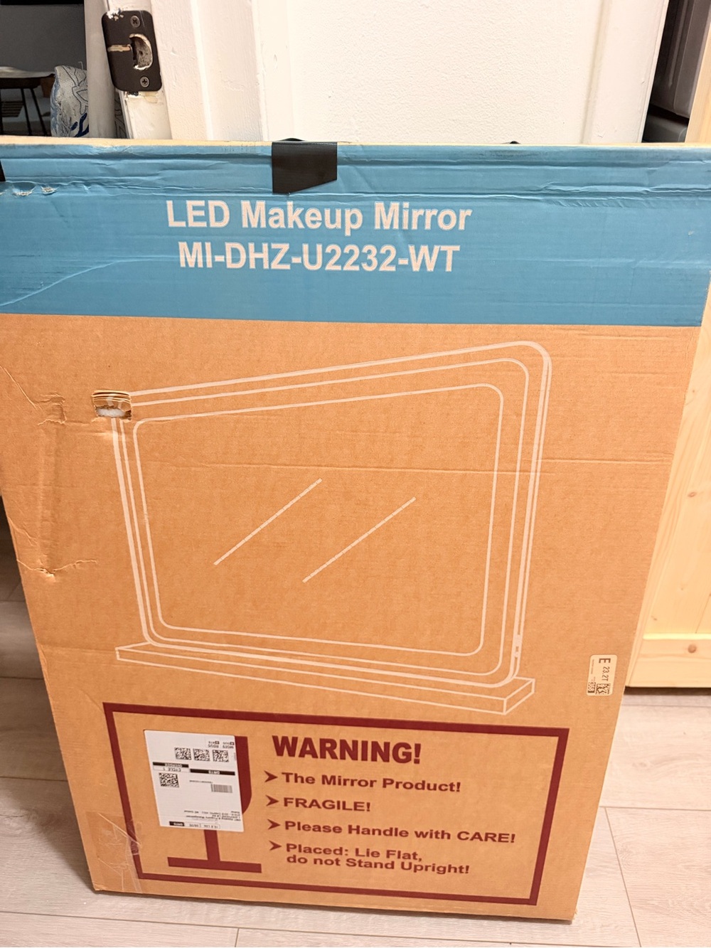 LED Makeup Mirror MI-DHZ-U2232-WT – White